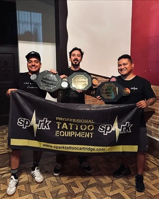 Apakah ada batasan usia untuk mendapatkan tato?